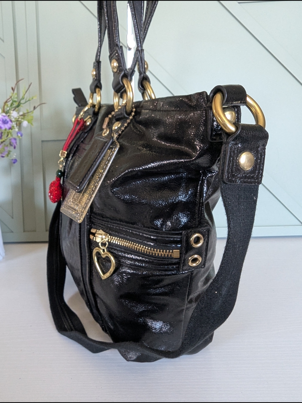 Vintage Y2K-era Coach Poppy Daisy Liquid Gloss Black Patent Leather Tote - Picture 4 of 14